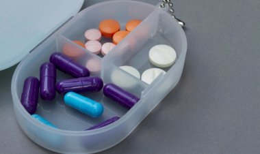 Vai viajar? Como levar remédios sem risco no calor, no carro e no avião