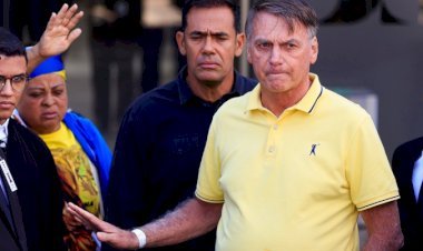 Moraes autoriza Bolsonaro a depor em caso de cofres na Alvorada
