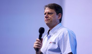Tarcísio dobra investida em prefeitos e tenta minar estratégia de Haddad