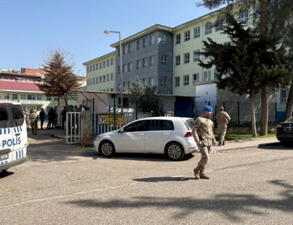 Homem armado invade escola e deixa 16 feridos na Turquia
