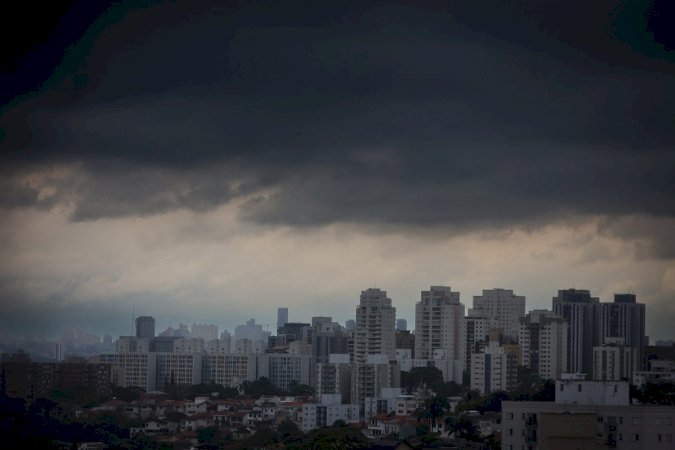 Defesa Civil emite, pela 1ª vez, alerta extremo para celulares na capital paulista