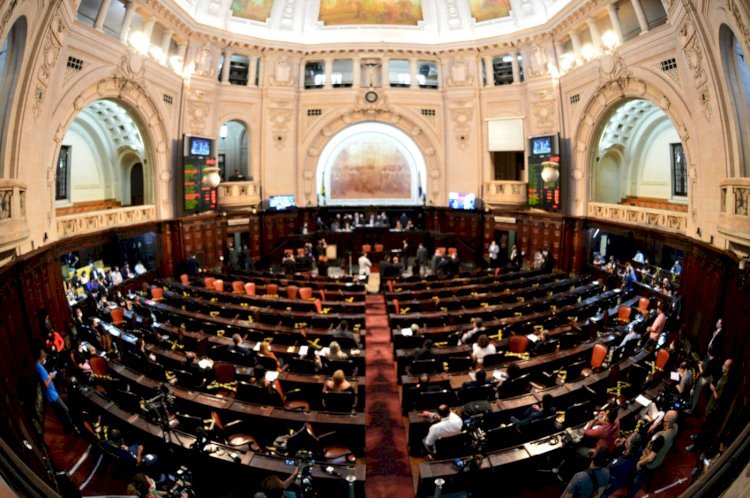 TRE-RJ faz retotalização de votos e delegado Carlos Augusto é eleito para Alerj