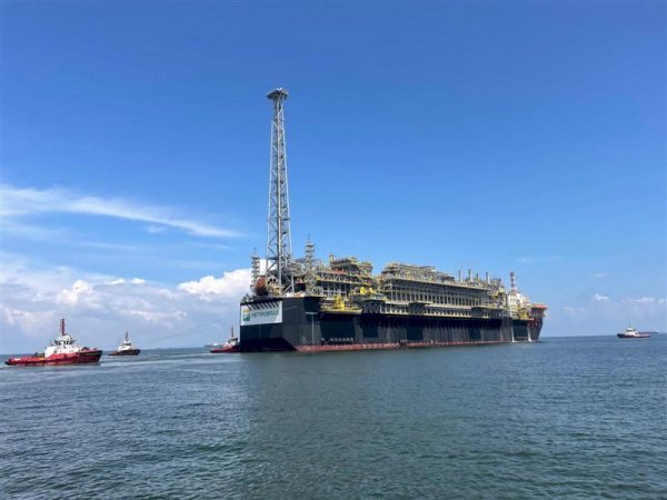 Justiça suspende liminar do governo Lula que impedia cobrança de imposto de exportação sobre petróleo