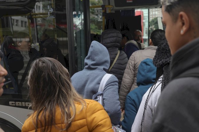 São Paulo começa a semana com frio e neblina